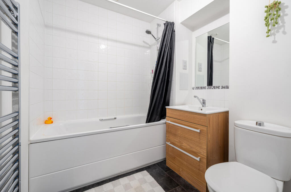 1318276-10-686bb7...