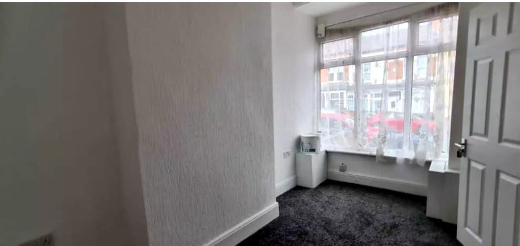 advertising pictures 45 brixham road_6.jpg