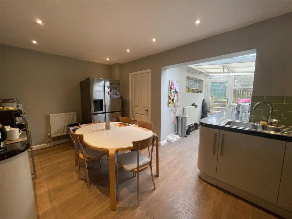 kitchen again.jpg