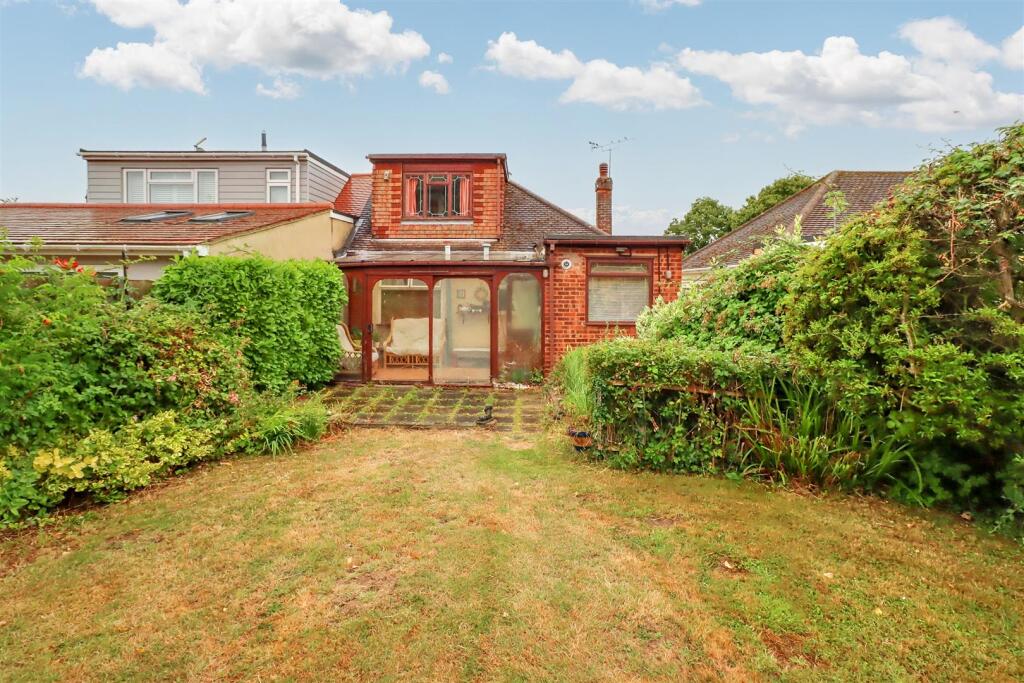 38 LABURNUM AVENUE OUTSIDE-2.jpg