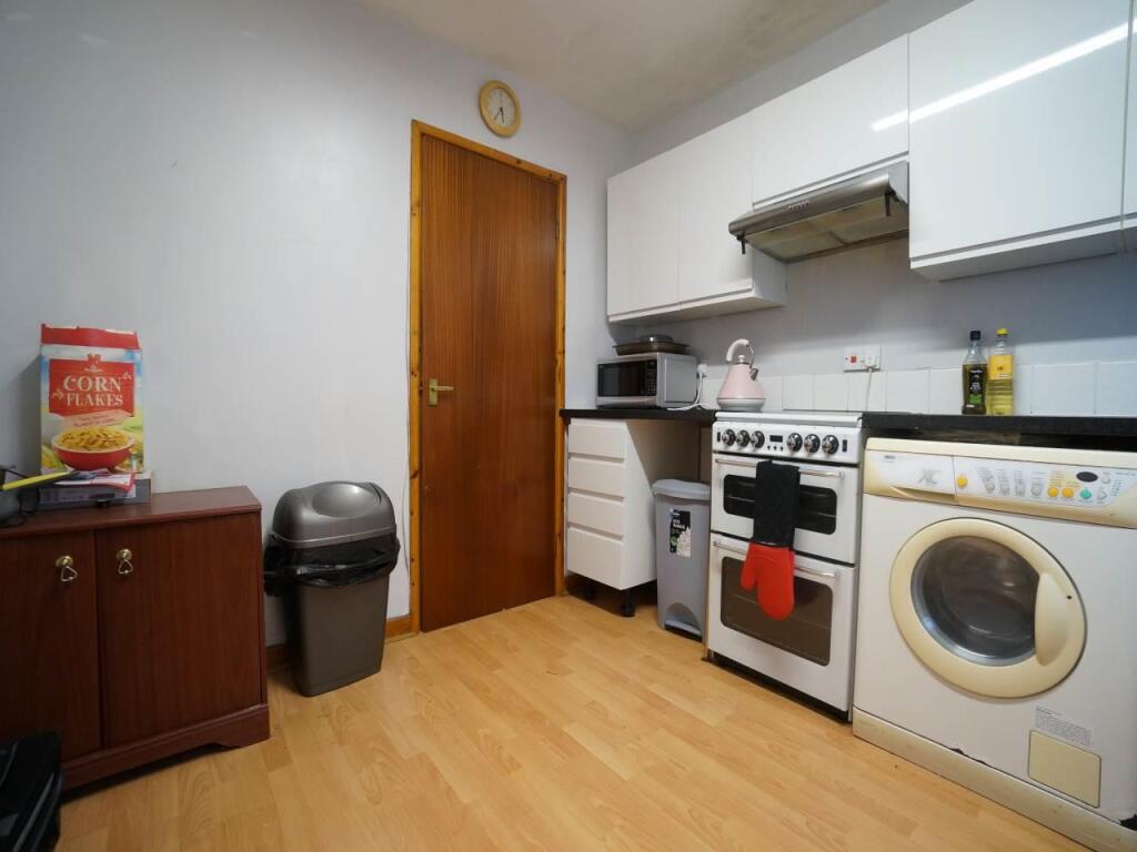 Kitchen 1.4.JPG