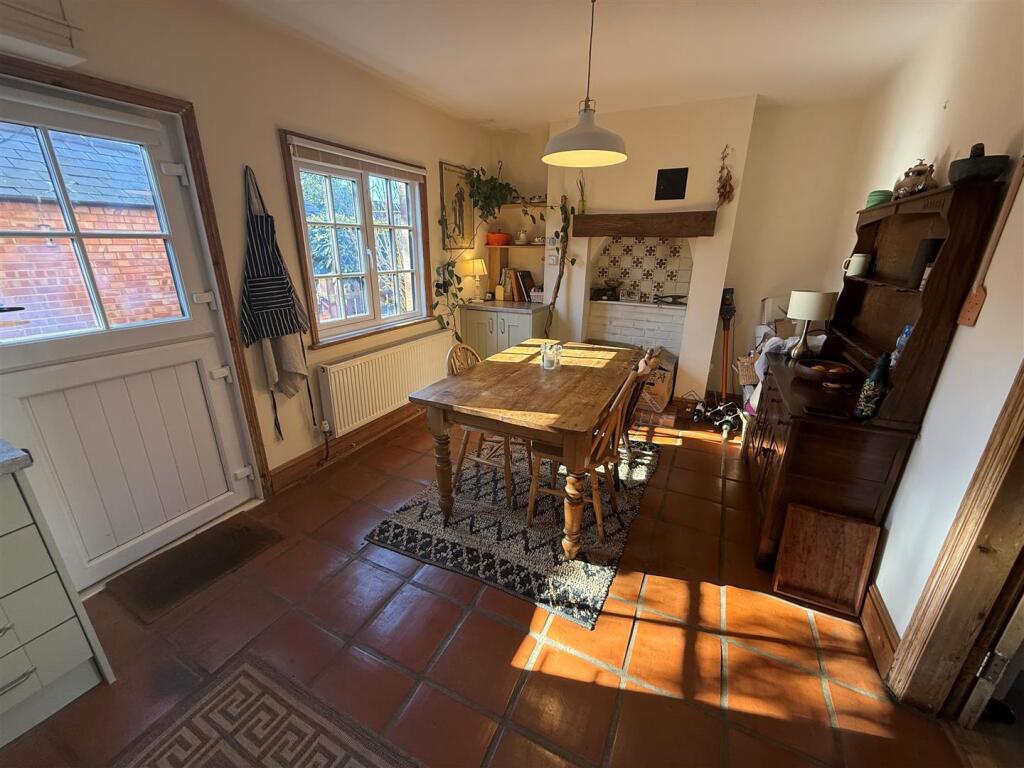 8 main street kitchen breakfast.jpg