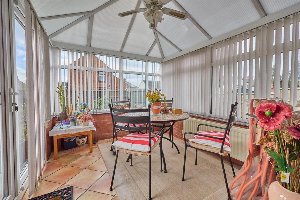 UPVC SUDG CONSERVATORY TO SIDE