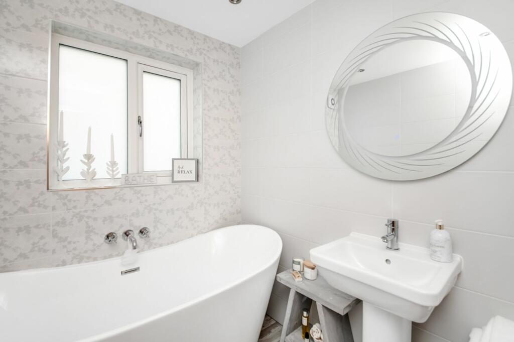 HOUSE BATHROOM
