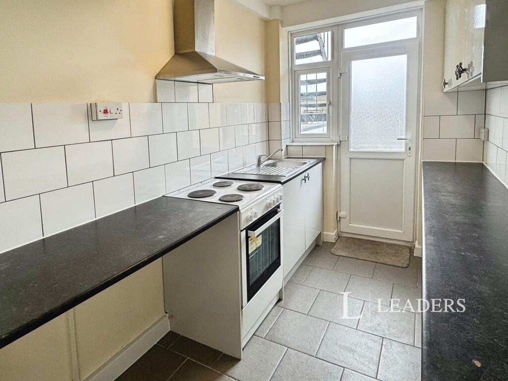 4 - Kitchen