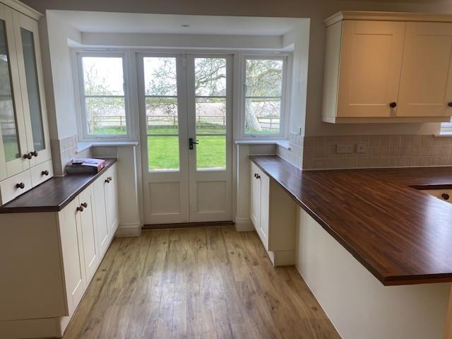 Kitchen 2.jpg
