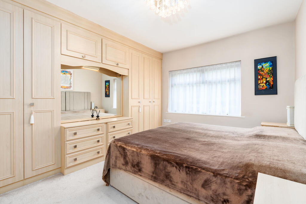 Principal bedroom
