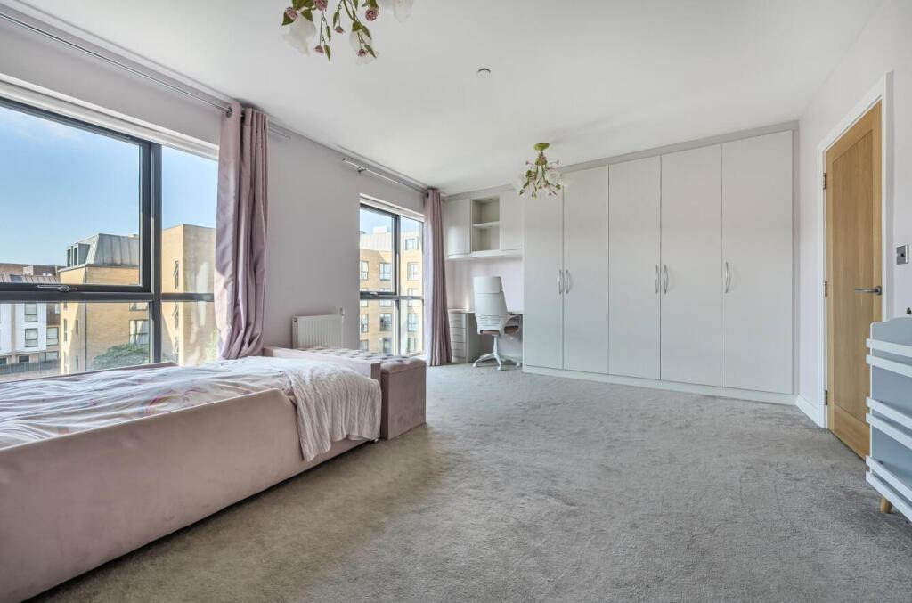 1357526-23-68cd2897a178e-ARW .jpg