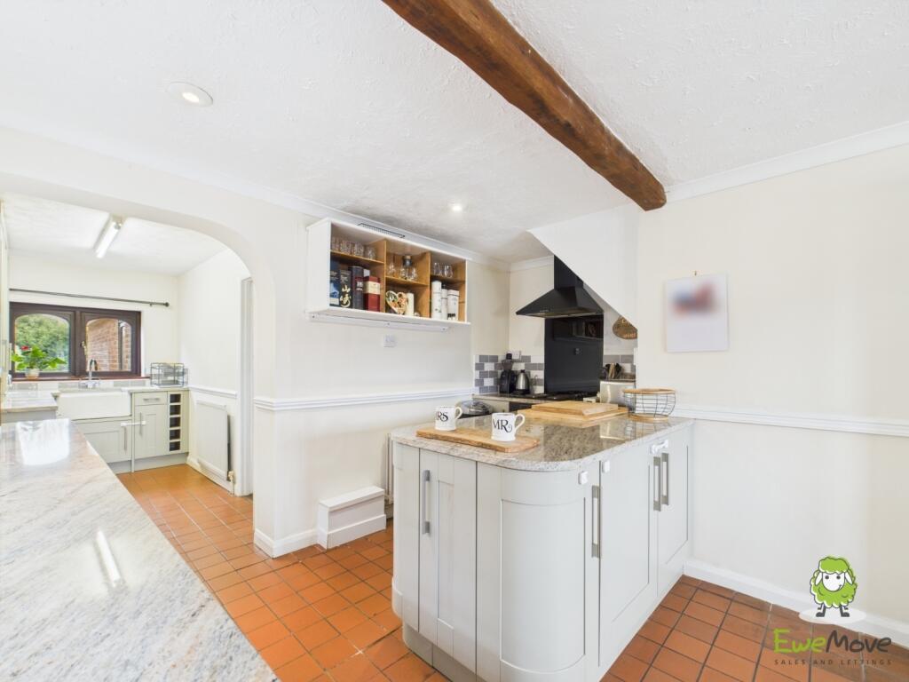 CAM03778G0-PR0178-STILL029