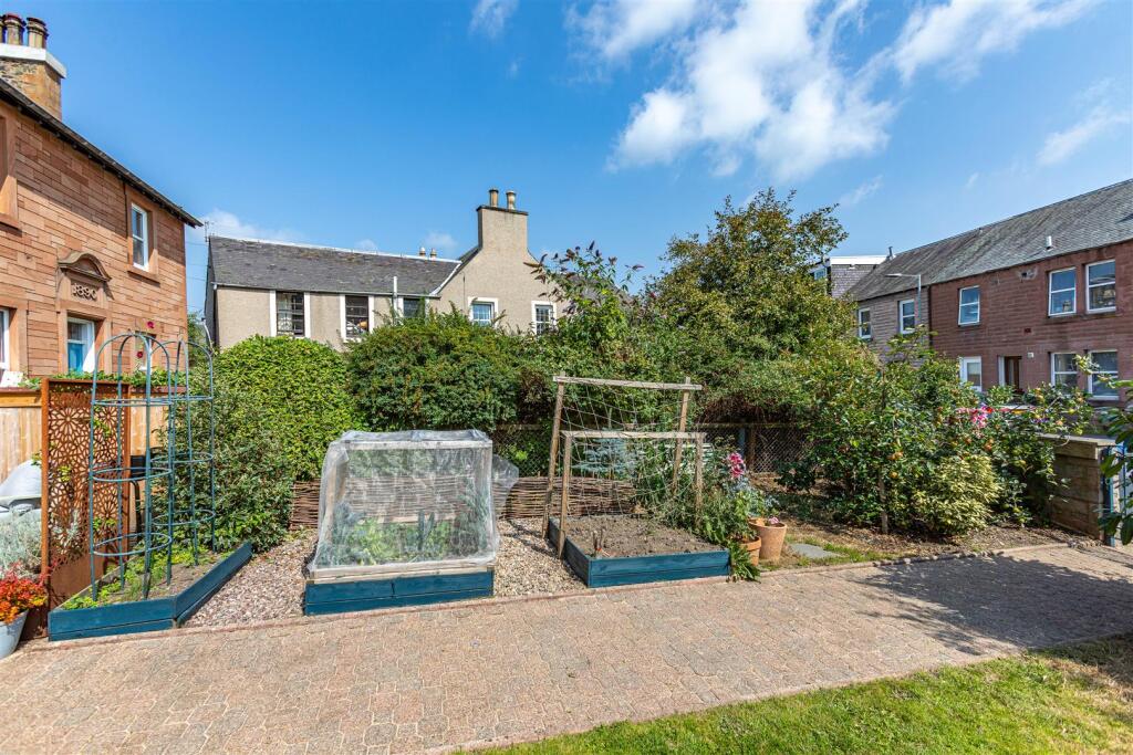 12 Elm Row Galashiels 45.JPG