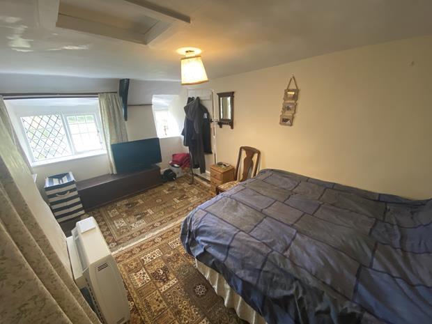 Bedroom photo 2