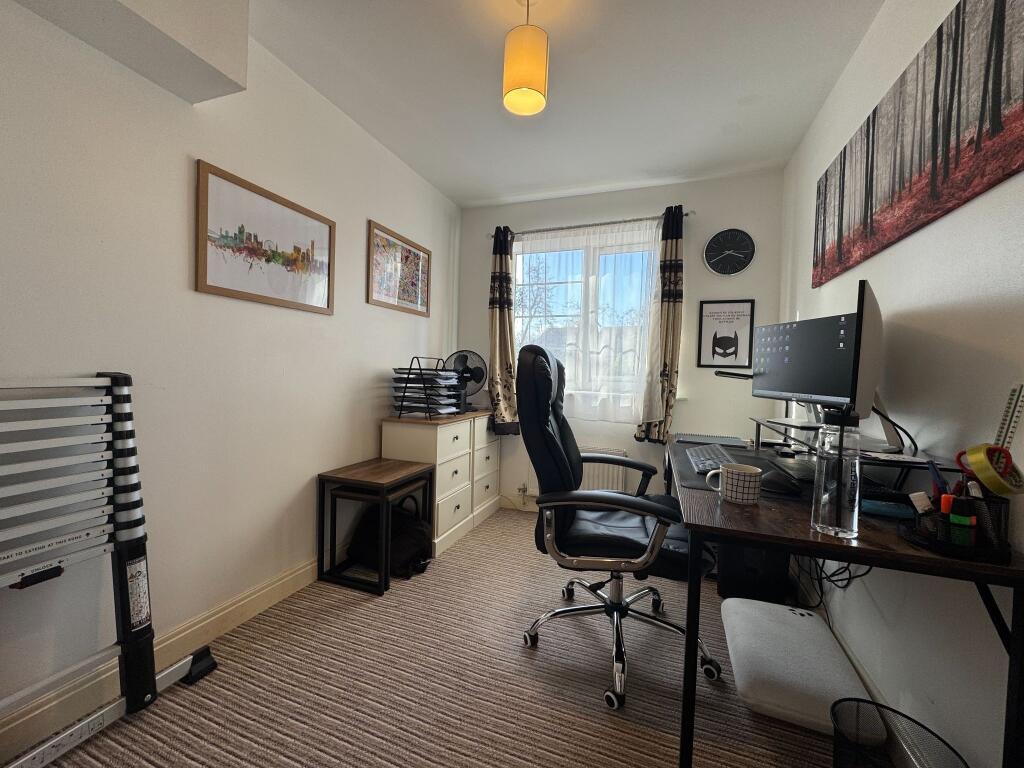 Photograph 11
