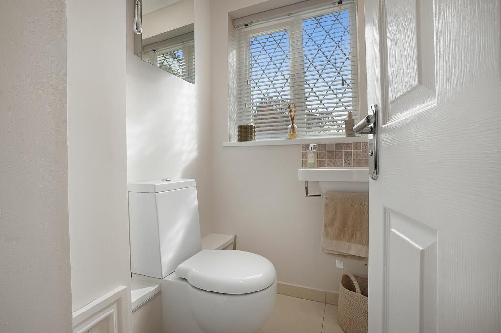 Cloakroom/WC