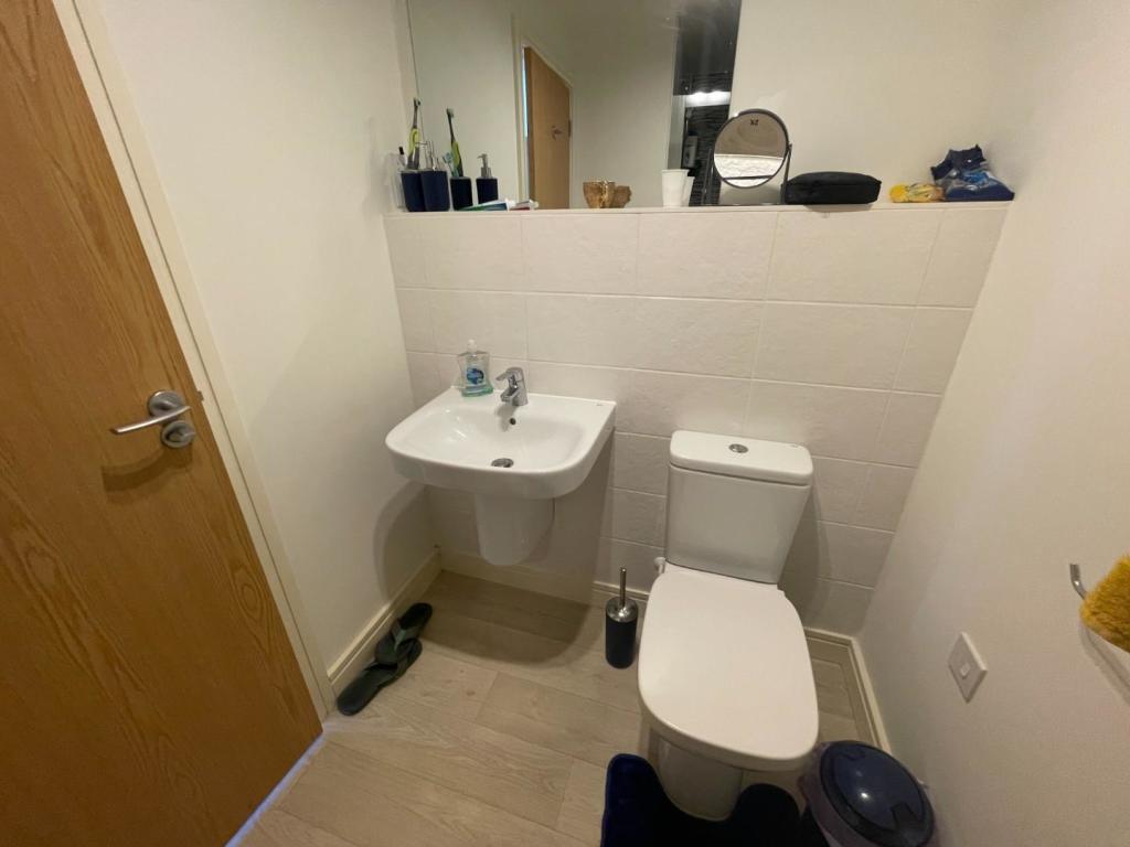 Ensuite.jpeg