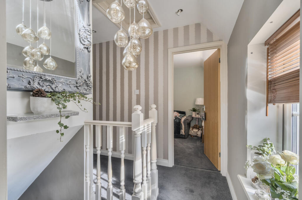 1353157-21-68c460...