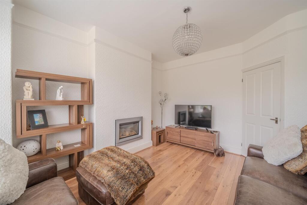 194 The Highway-19.jpg