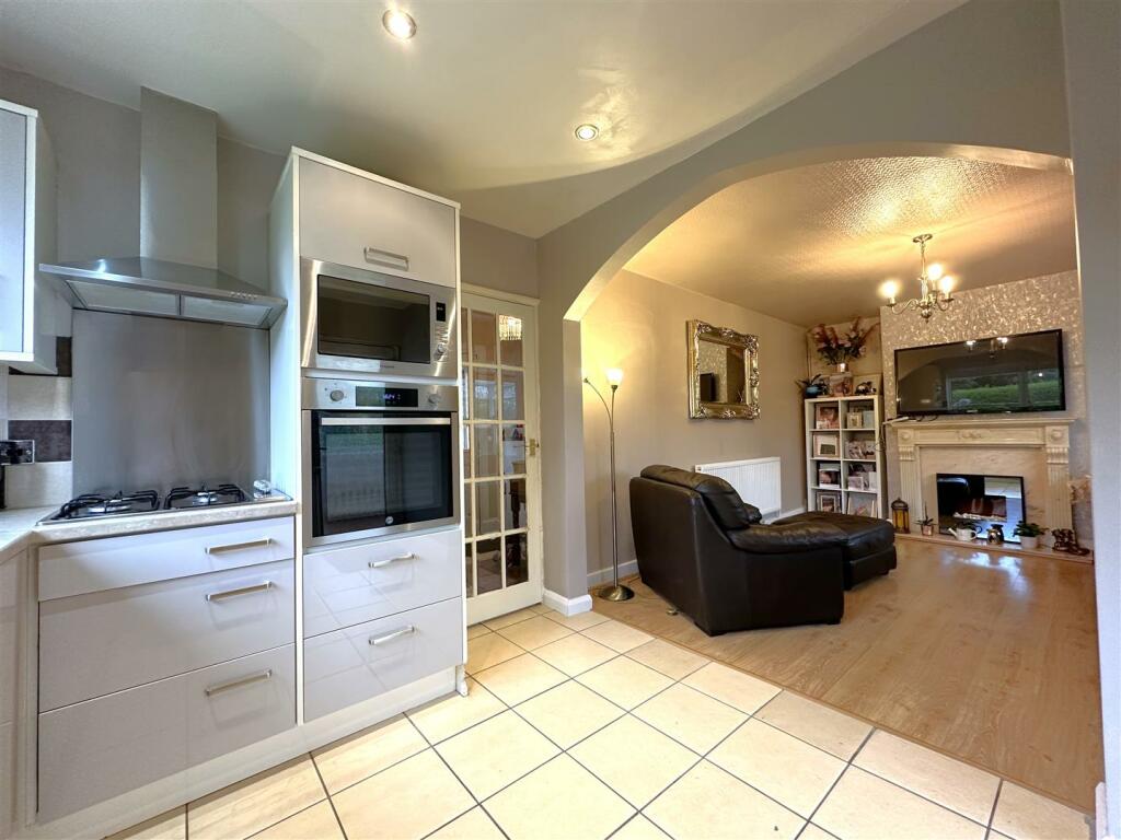 Open-Plan Living/Dining Kitchen 225