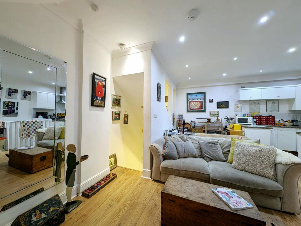 a07066b8-7d00-4498-9a0c-2616afa91a42