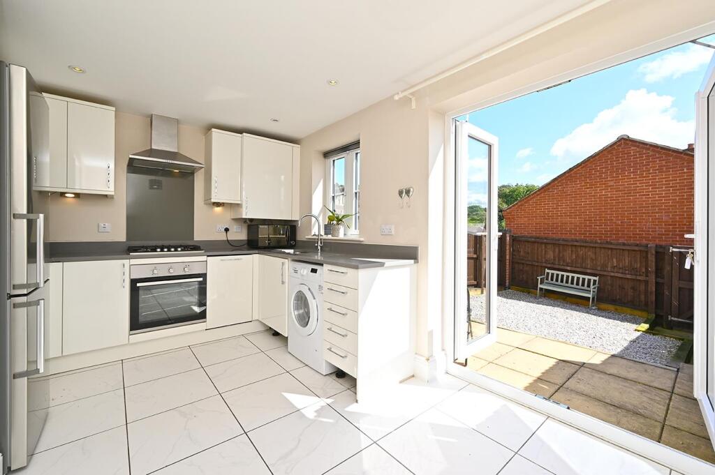 Kitchen to garden.jpg