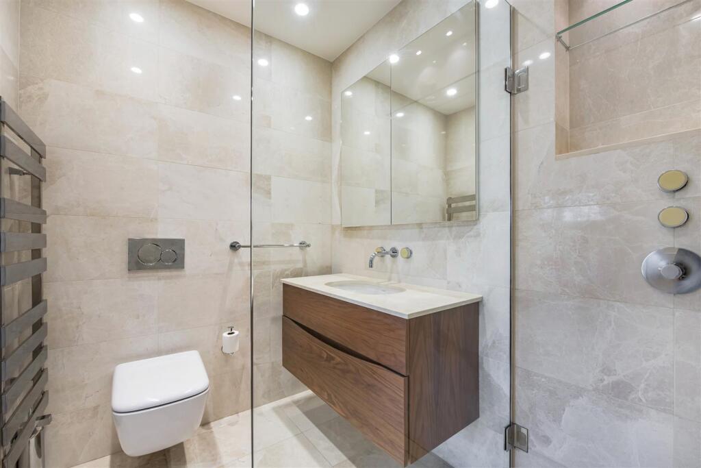bathroom(1) (2).jpg