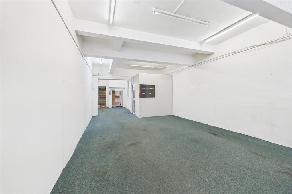 15 Eastover, Bridgwater, Somerset TA6 5AG | Freeho