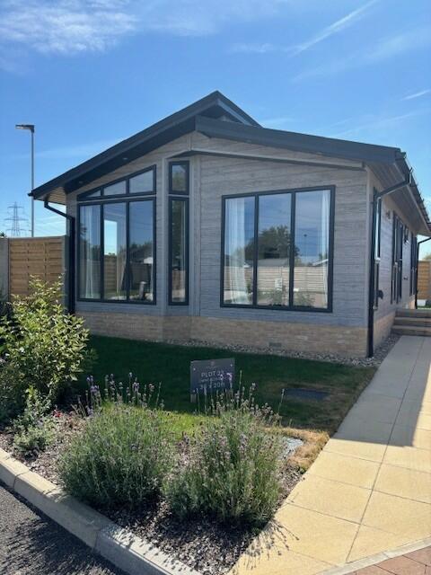 23 Woodside Meadows, CB25