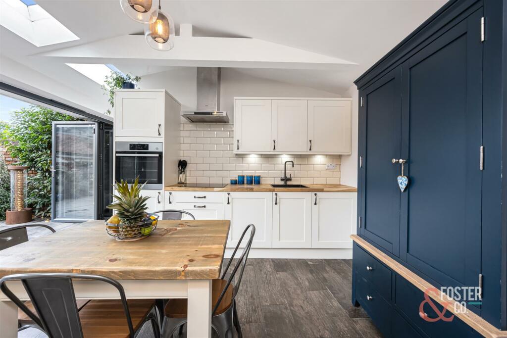 High Street, Skyview Cottage-012.jpg