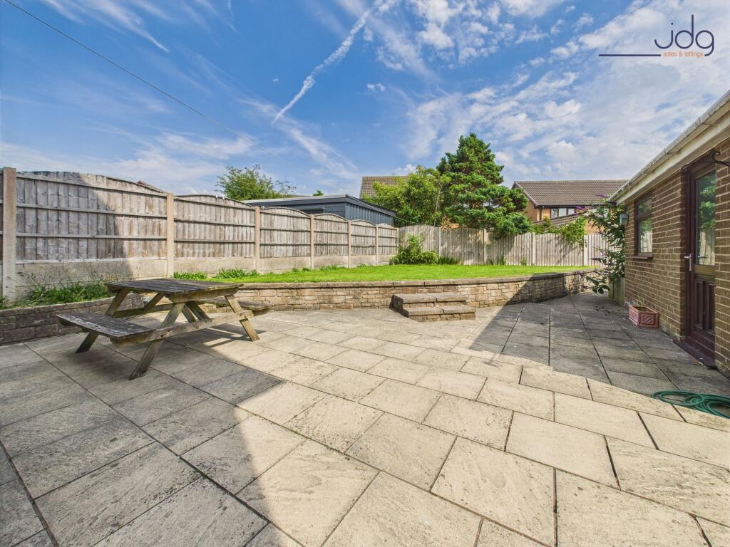Garden and flagged patio