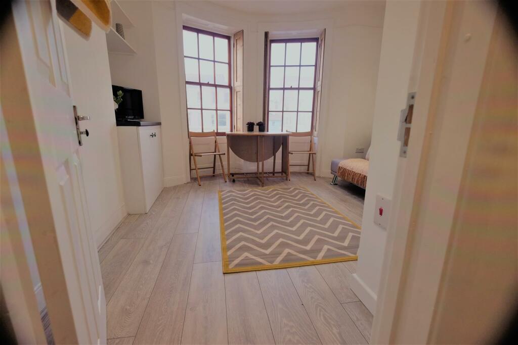 Studio Room