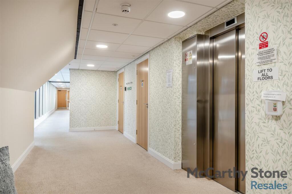 8672984-interior23.jpg