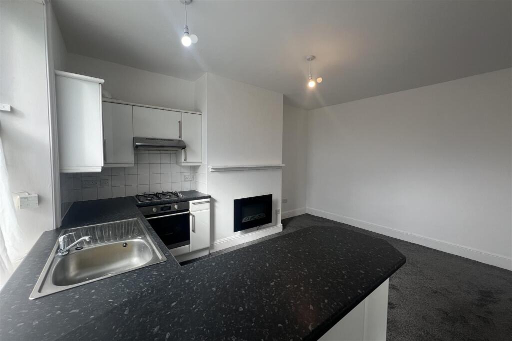 Living / Kitchen