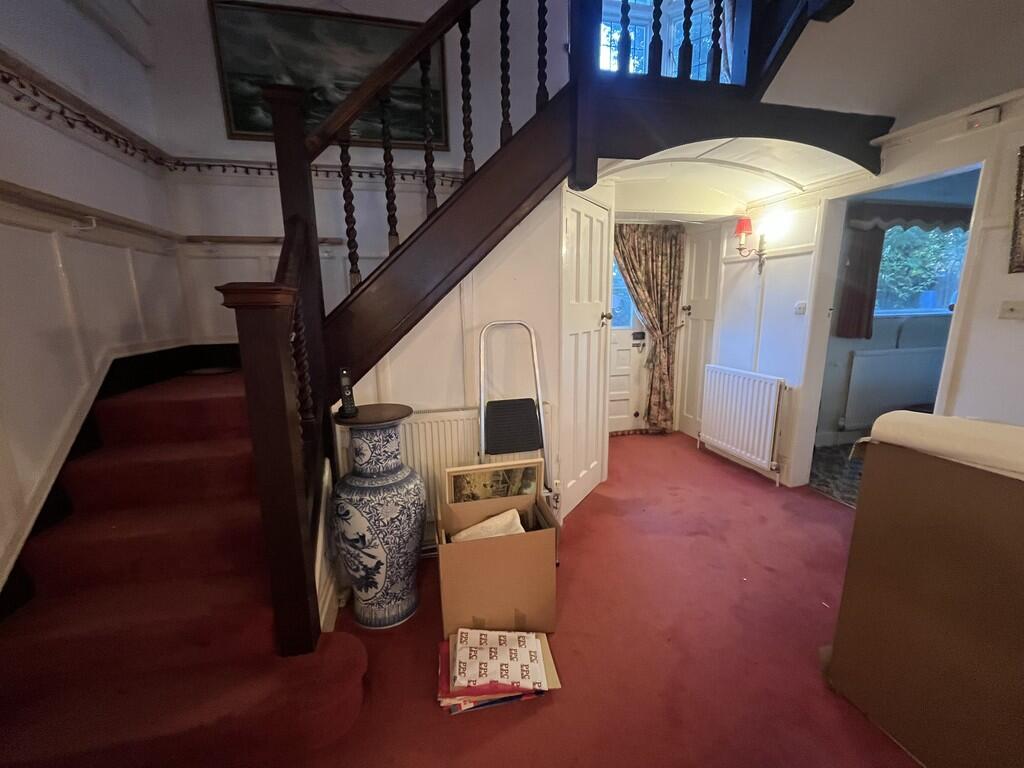 oval_8_t202512241...