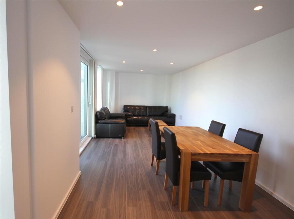 LUX APARTMENT.jpg