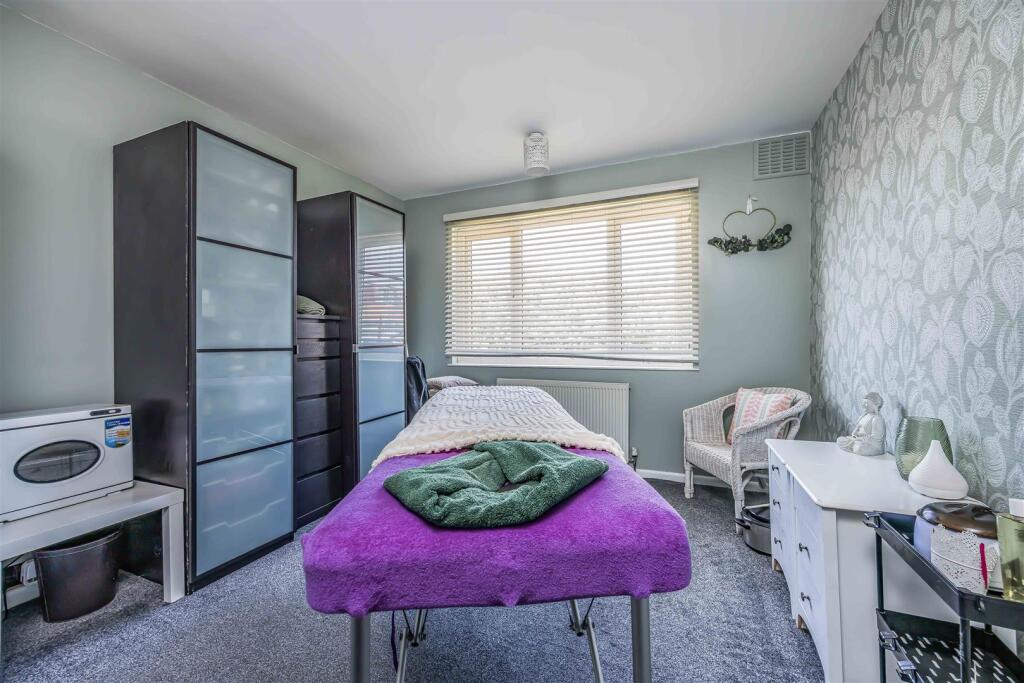 1 Gitsham Gardens, Waterlooville-Small-PorticoMark