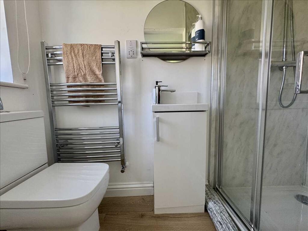 ENSUITE SHOWER ROOM