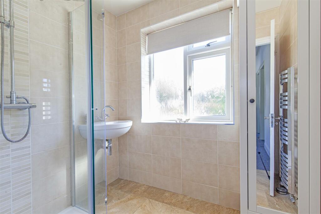 Shower Room-1.jpg