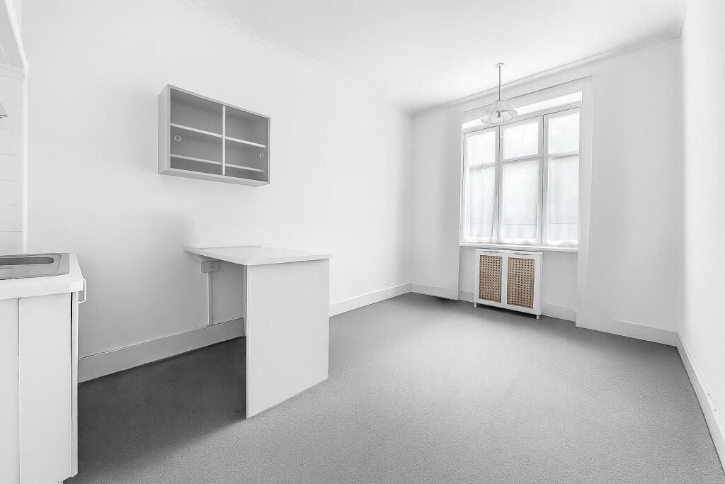 12 a WC no furniture (3).jpg