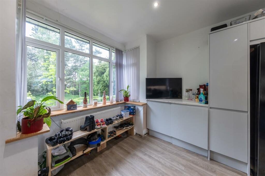 49 Forest Road-007.jpg