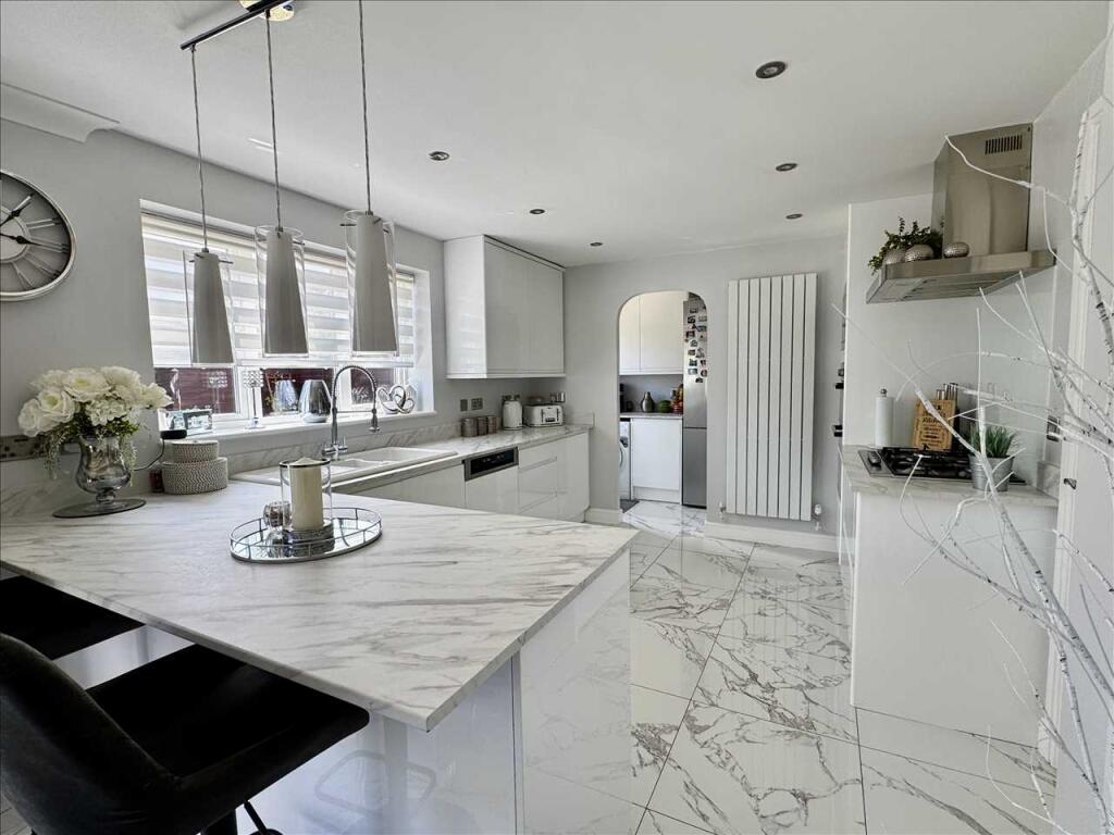 LIVING KITCHEN