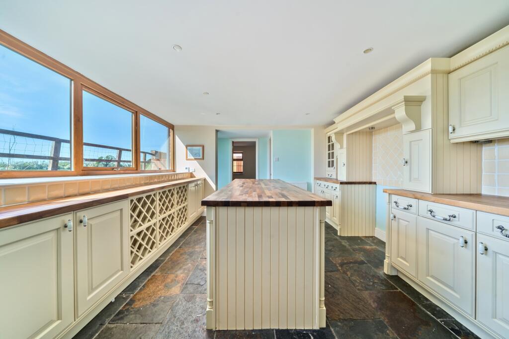 35-681b9127c58a7-1286175-ARW-35