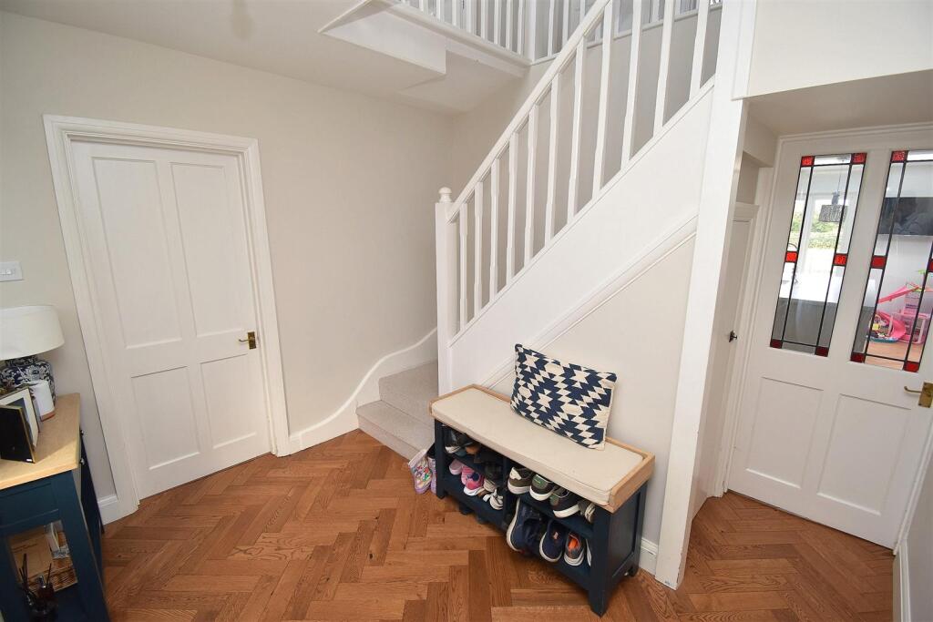 Hallway.JPG