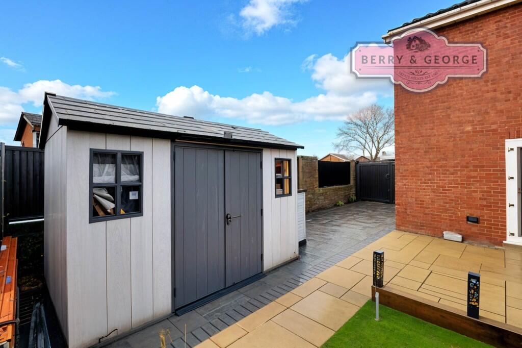 GARDEN SHED
