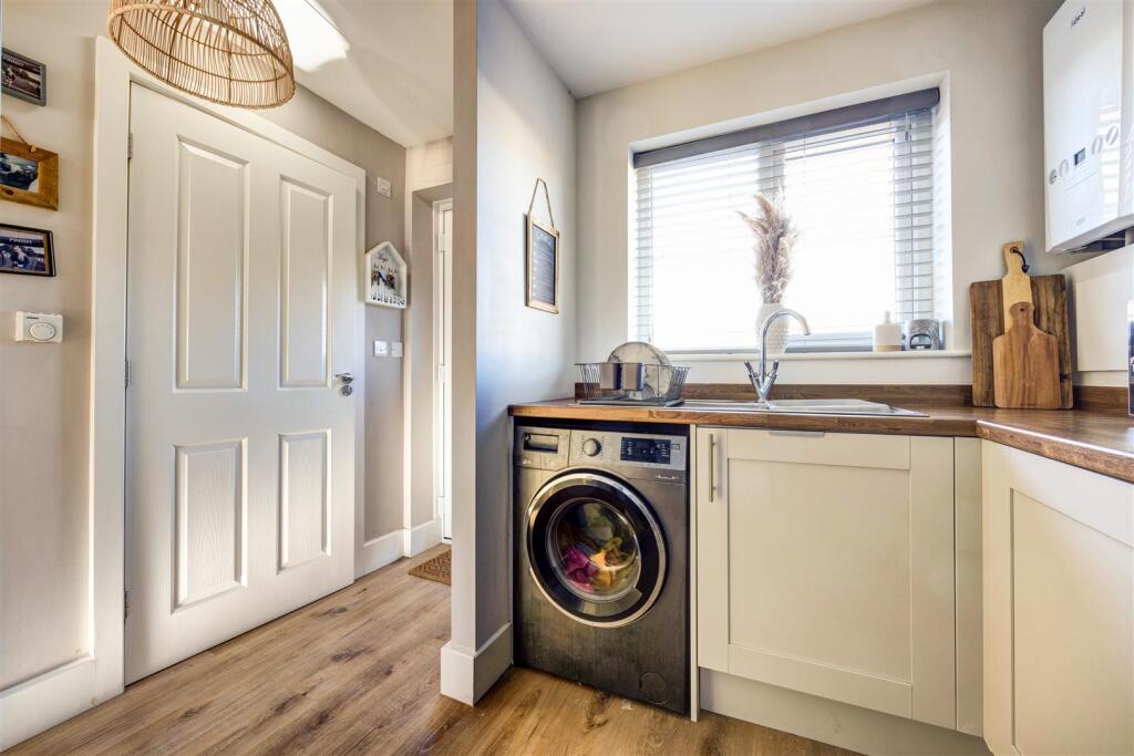 Kitchen_03.jpg