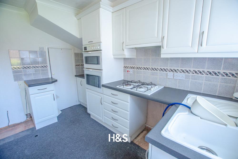 20 whitemoor drive - kitchen.jpg