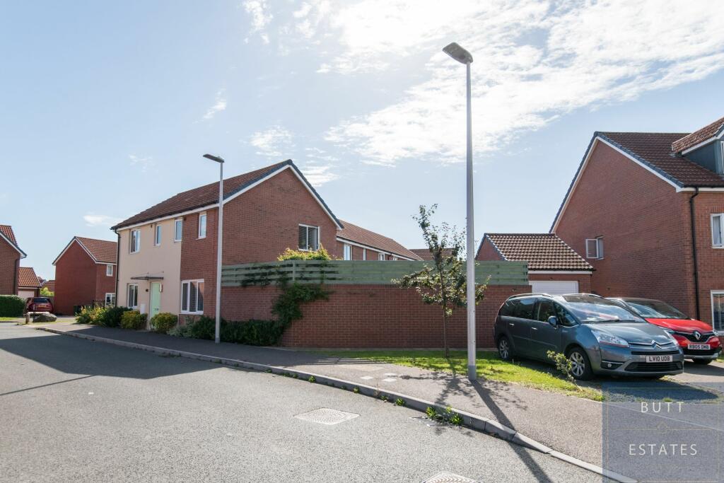 Large Corner Plot with Additional Parking 