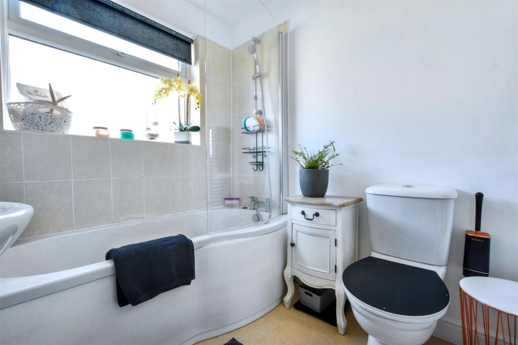 Bathroom_1.jpeg