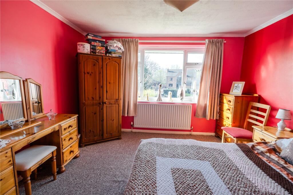 Bedroom 2 (2)