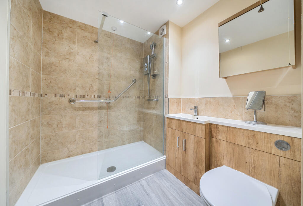 1369236-8-68f25ce...