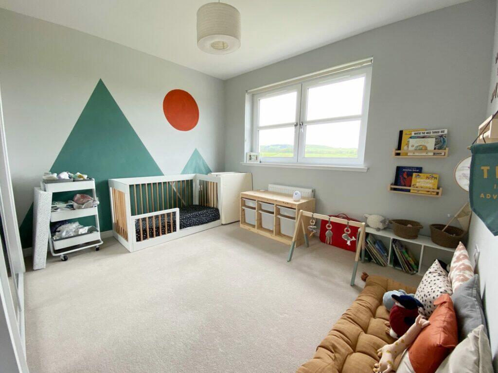 BEDROOM 2