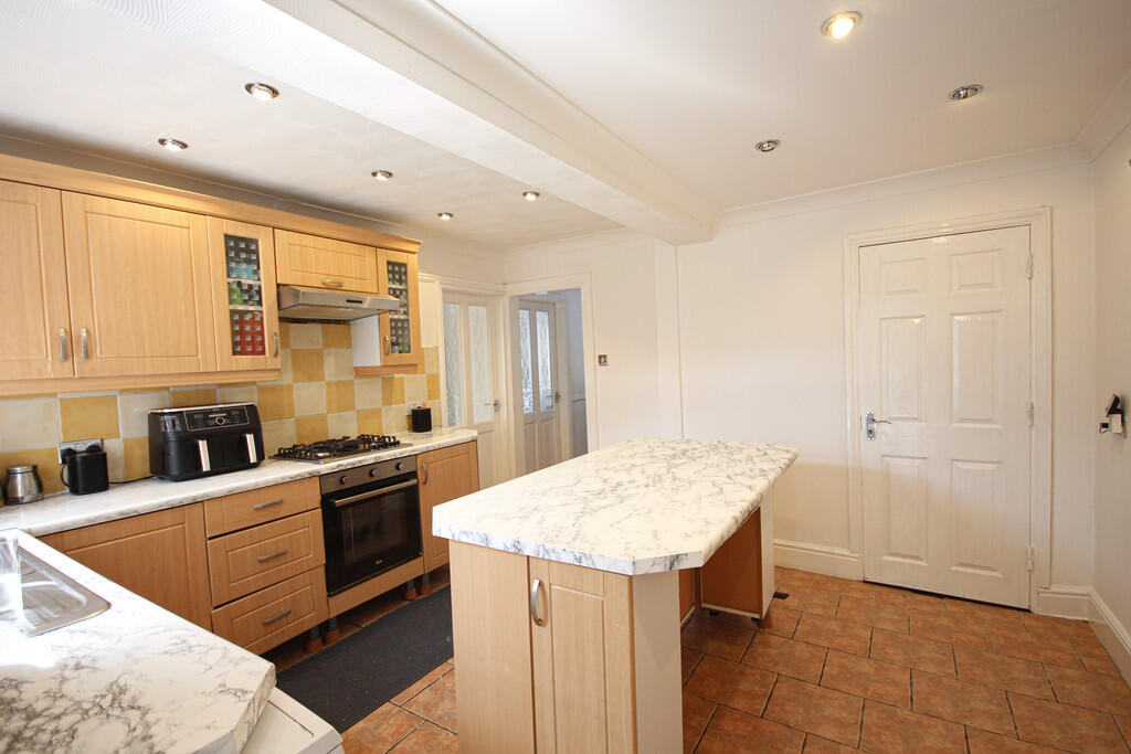 Kitchen_W_Island_...